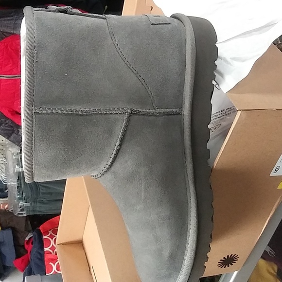 Ugg W Classic Mini UGG Rubber Logo - Picture 8 of 9